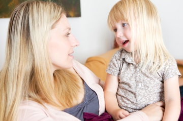 mom-talking-to-toddler